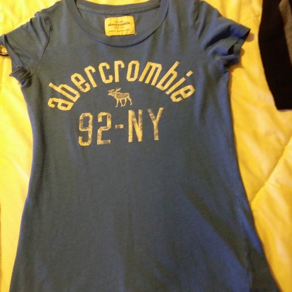 A&F fitted tee shirt